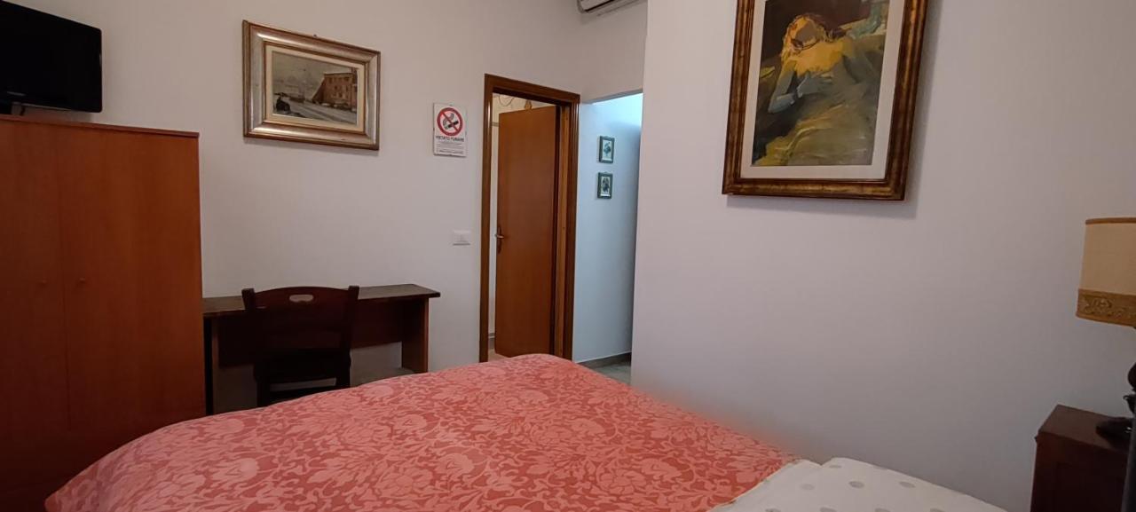 Pisa Central Station Room Rent Exterior photo