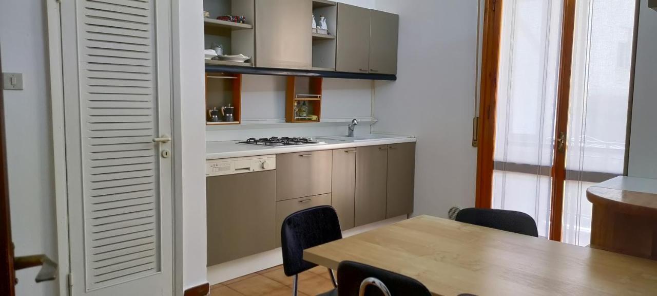 Pisa Central Station Room Rent Exterior photo